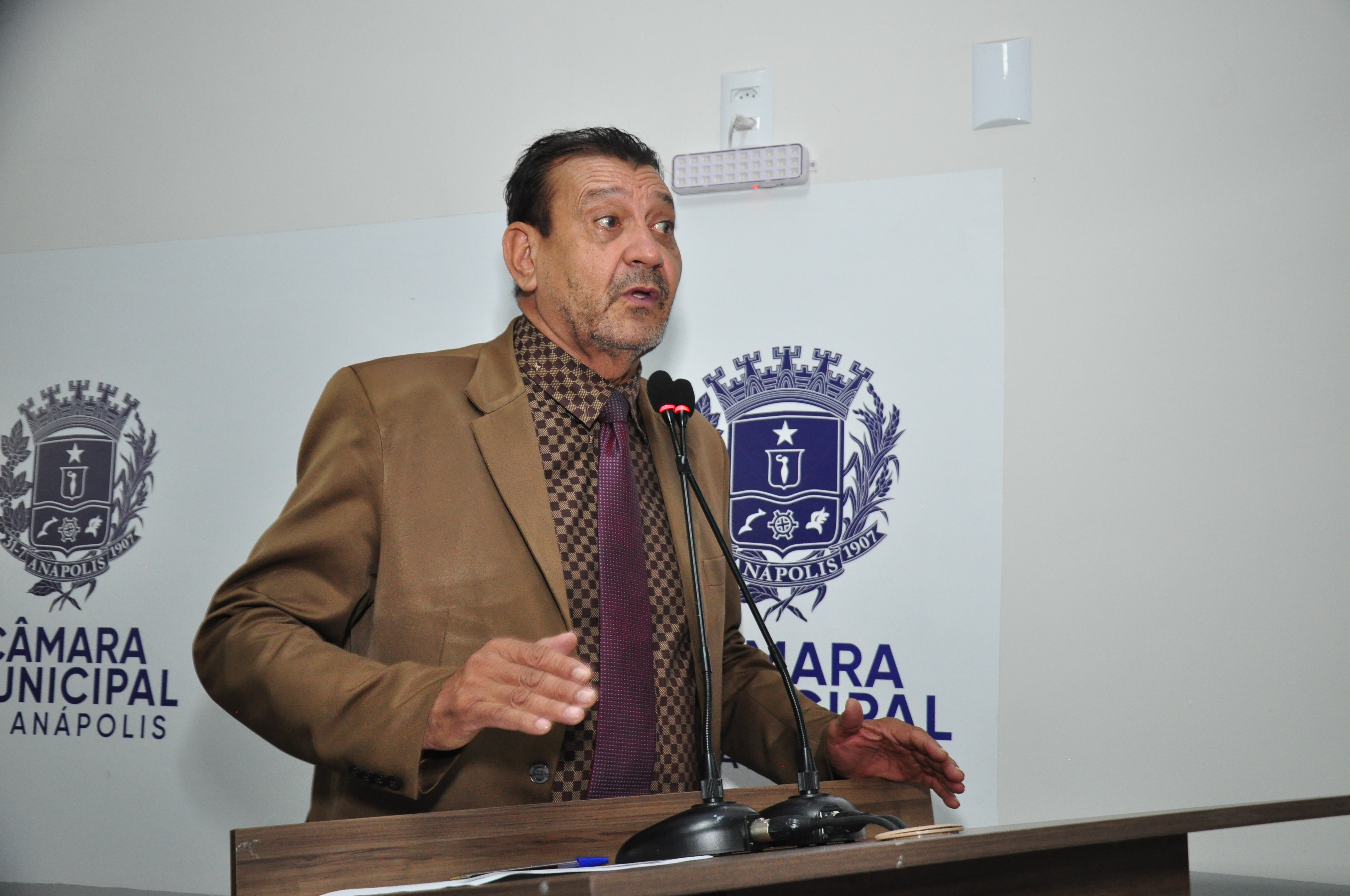 “Ronaldo Caiado fala que ama Anápolis, mas não faz nada pela cidade”, discursa Mauro Severiano