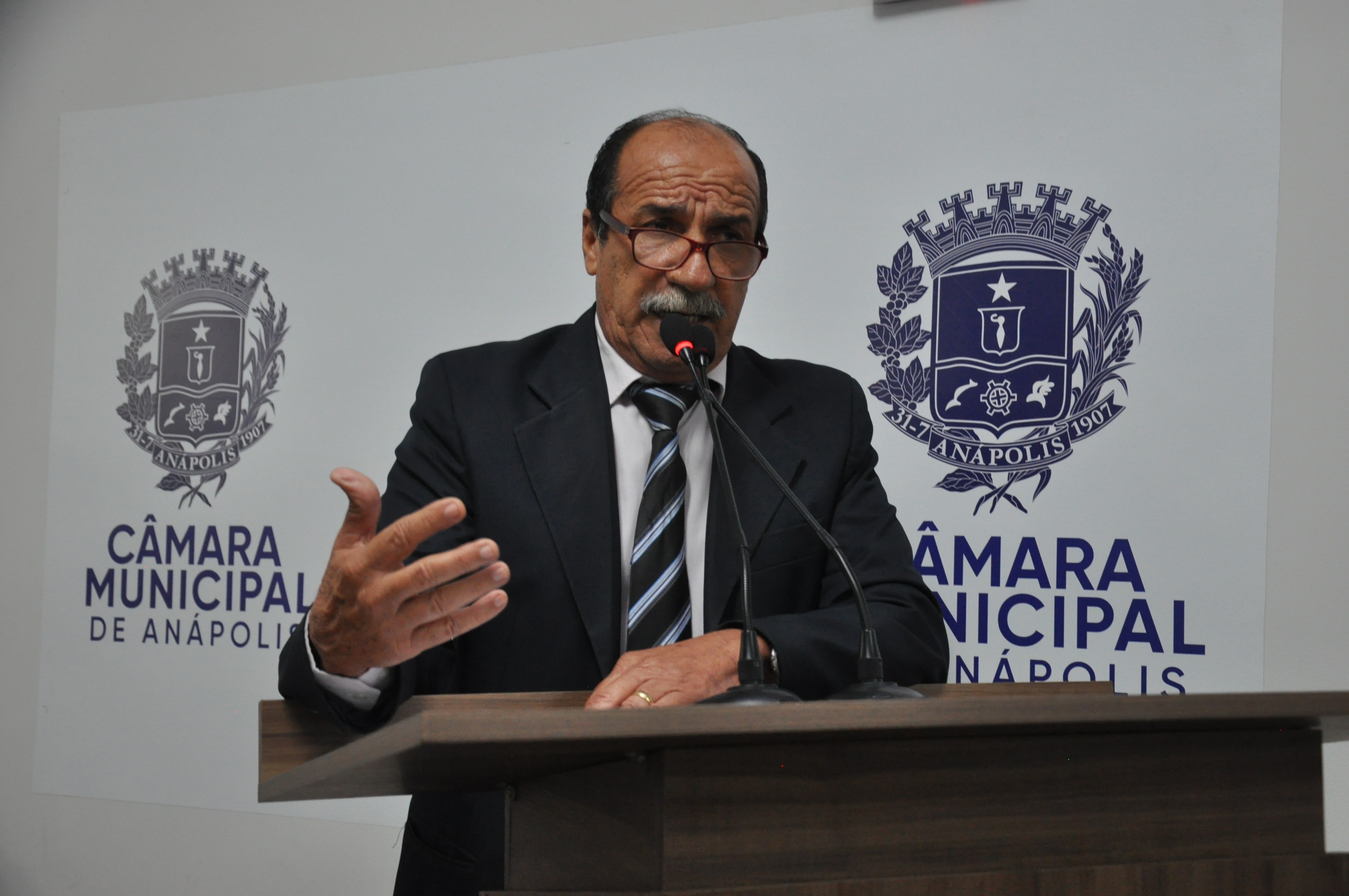 Alfredo Landim cobra conclusão de obras de Cmeis: “pais estão reclamando a falta de vagas” 