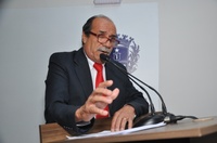 Alfredo Landim critica demora nas consultas com médicos especialistas na saúde municipal 