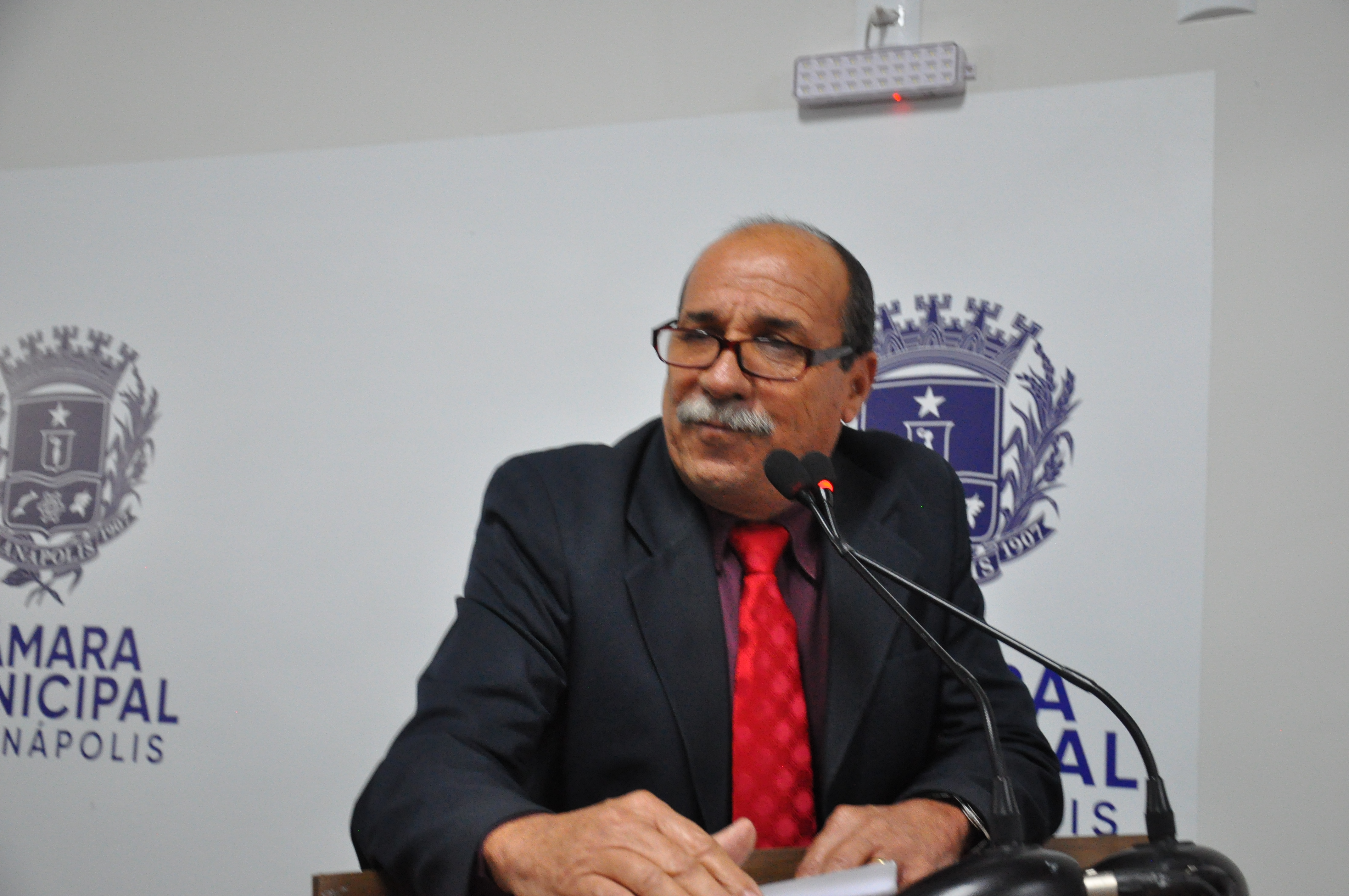 Alfredo Landim diz que período de estiagem está no fim e obras de asfalto não foram iniciadas
