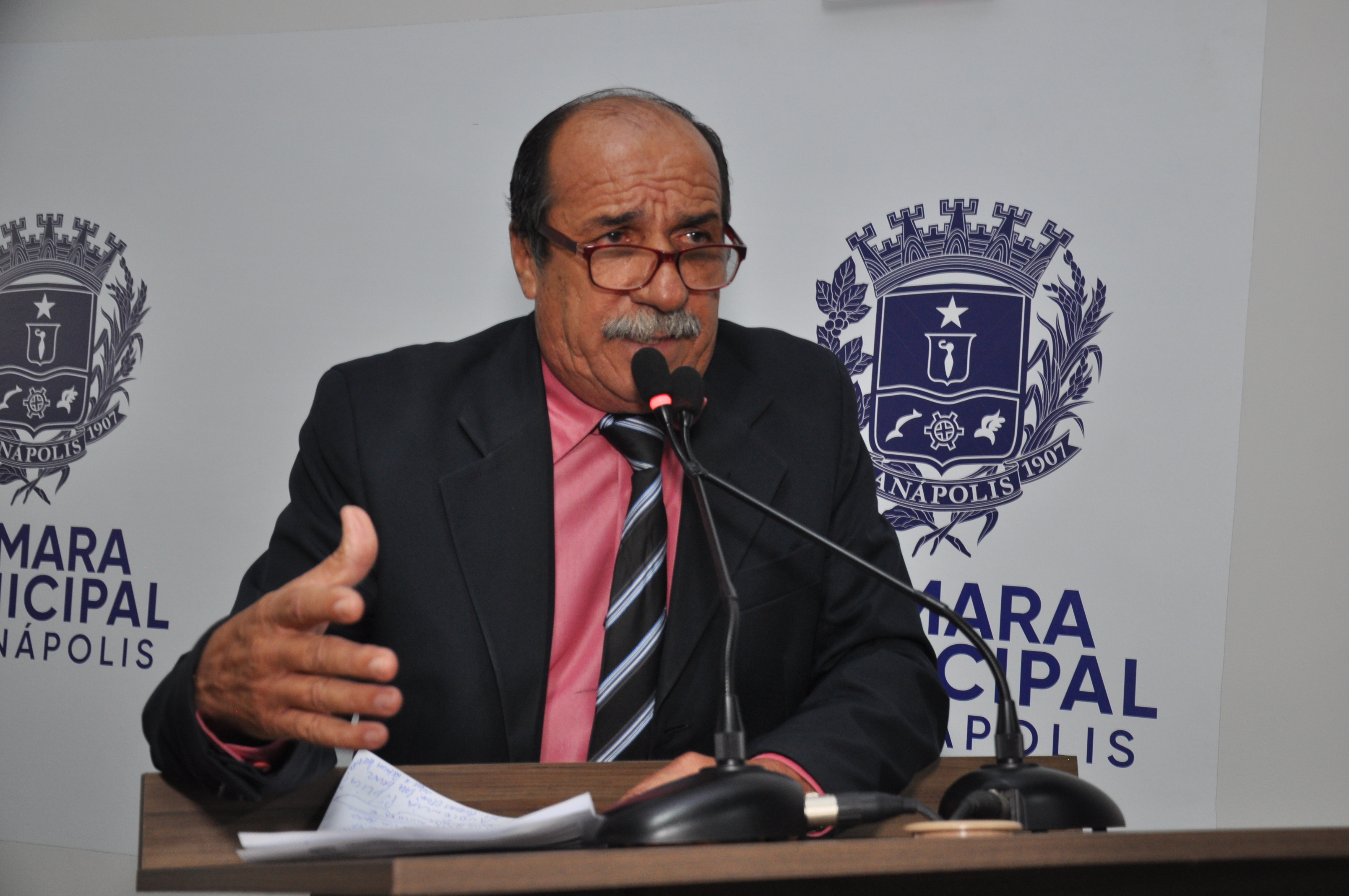 Landim critica atendimento na saúde municipal e superlotação na UPA da Vila Esperança