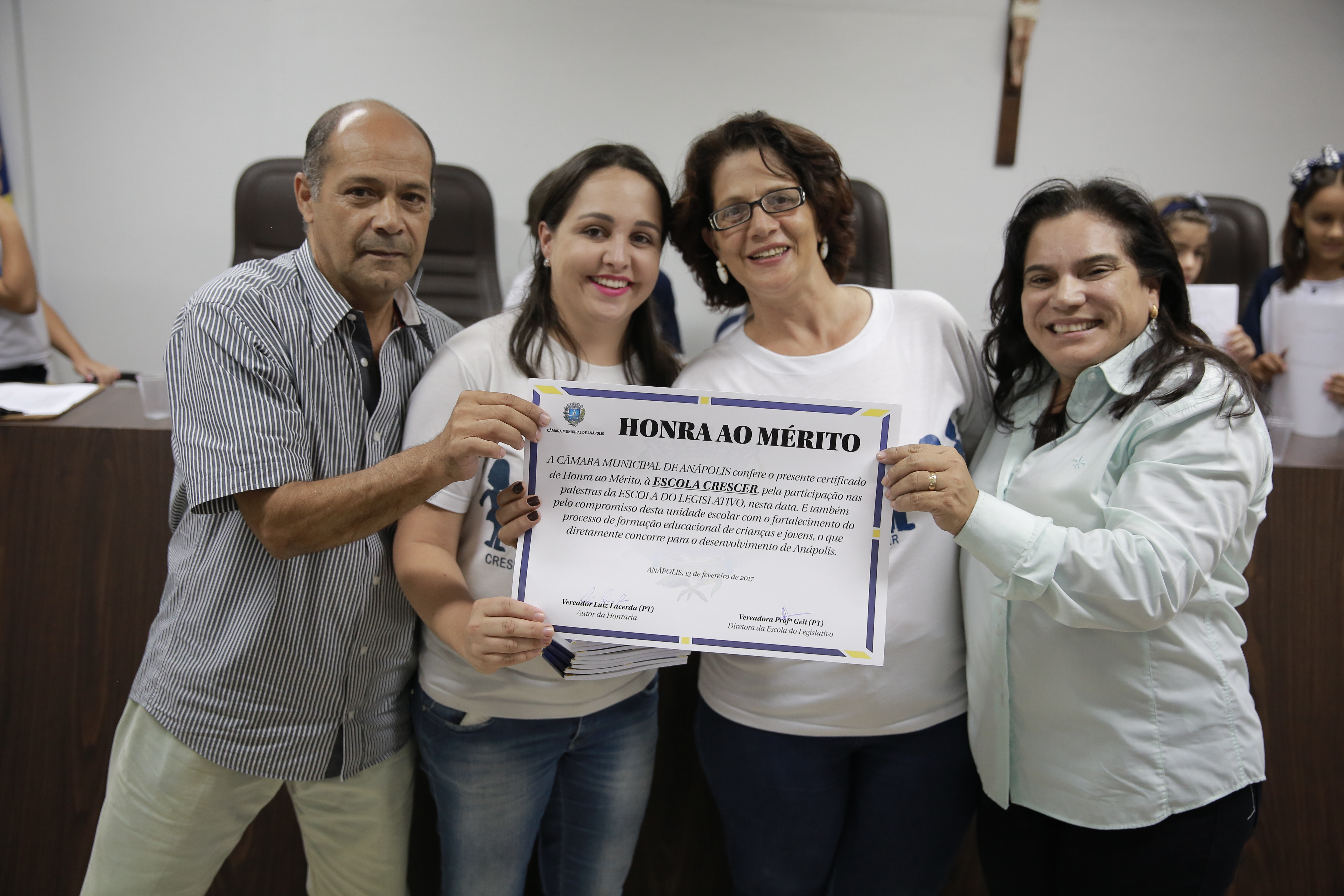 Alunos da escola Crescer participam do projeto Escola do Legislativo