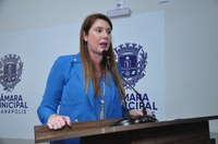 Andreia Rezende comemora inauguração de um posto do programa Mais Empregos no Daia