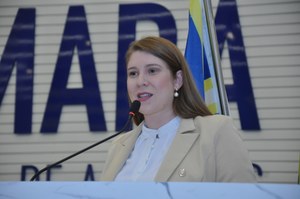 Andreia Rezende comemora mudança da Comarca de Anápolis para entrância final