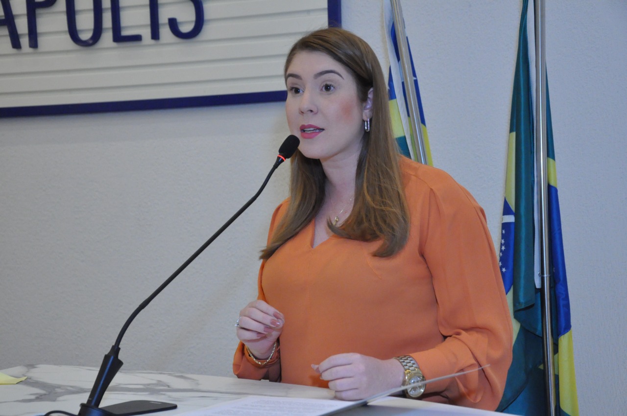 Andreia Rezende cumprimenta Mesa Diretora pela promulgação de projeto de sua iniciativa que resguarda direitos do consumidor