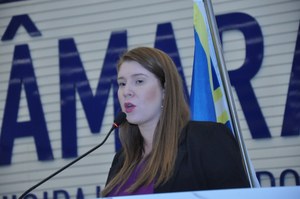 Andreia Rezende destaca emendas que conseguiu junto ao deputado estadual Amilton Filho para delegacia e praça