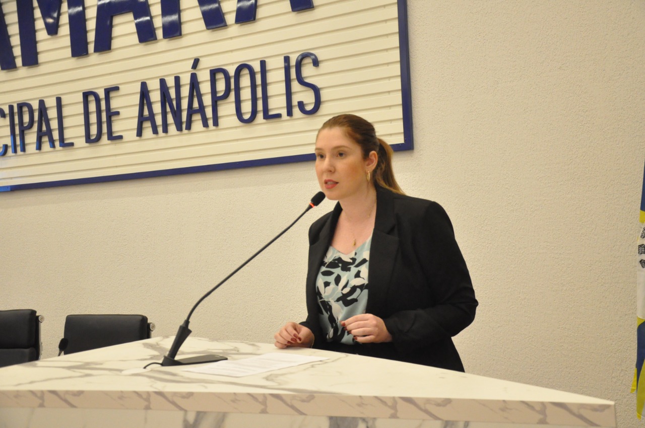 Andreia Rezende destaca importância de projeto que cria Semana de Conscientização da Violência Obstétrica