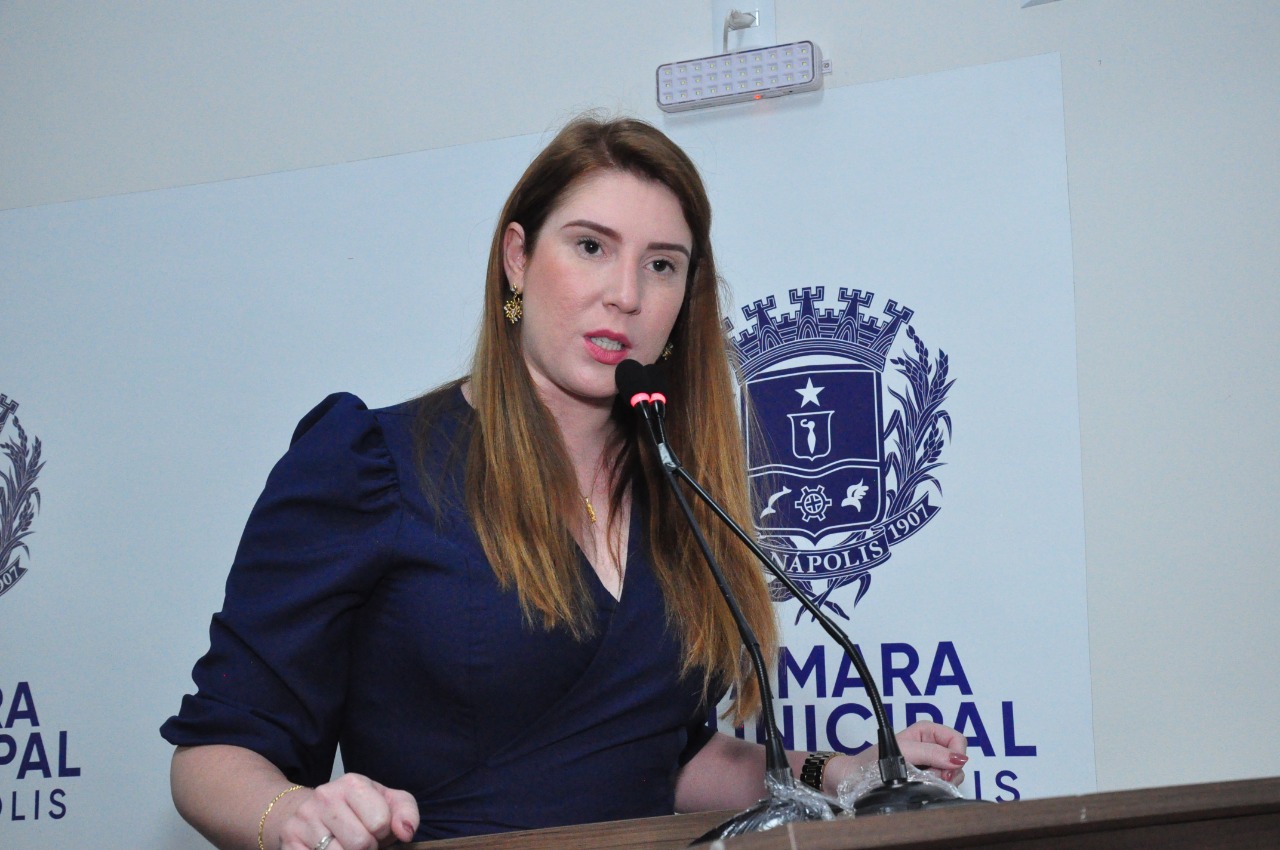 Andreia Rezende diz que Correios desrespeitam Anápolis ao fechar agências na cidade