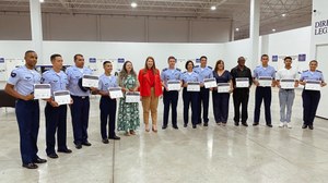 Andreia Rezende homenageia Base Aérea de Anápolis por projeto social das forças armadas