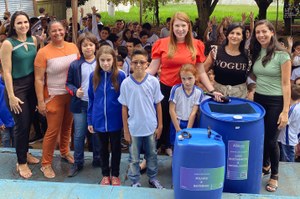 Andreia Rezende instala Ecoponto de coleta de lixo eletrônico na Escola Jerônimo Vaz