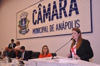 Andreia Rezende, na tribuna, repudia agressões de PM a mulher e de vereador a um candidato a deputado estadual