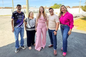Andreia Rezende participa de comemoração ao Dia do Estudante e vistoria obras no Colégio Dr. Genserico Gonzaga Jaime