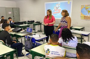 Andreia Rezende participa do movimento "Paz nas Escolas"