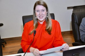 Andreia Rezende realiza sessão solene para celebrar os 75 anos das Igrejas de Cristo do Brasil
