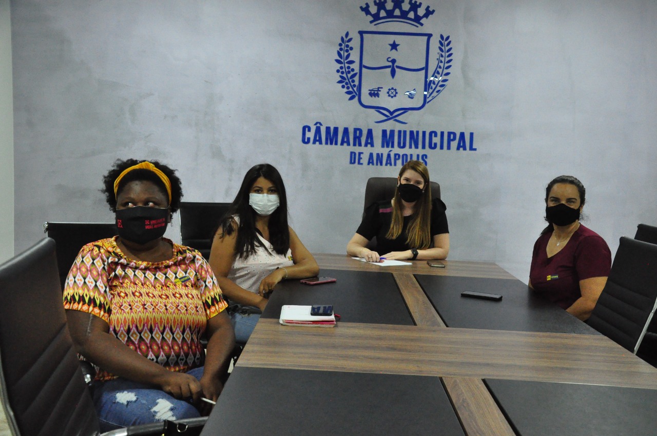 Andreia Rezende se reúne com SindSaúde e agentes comunitárias de saúde