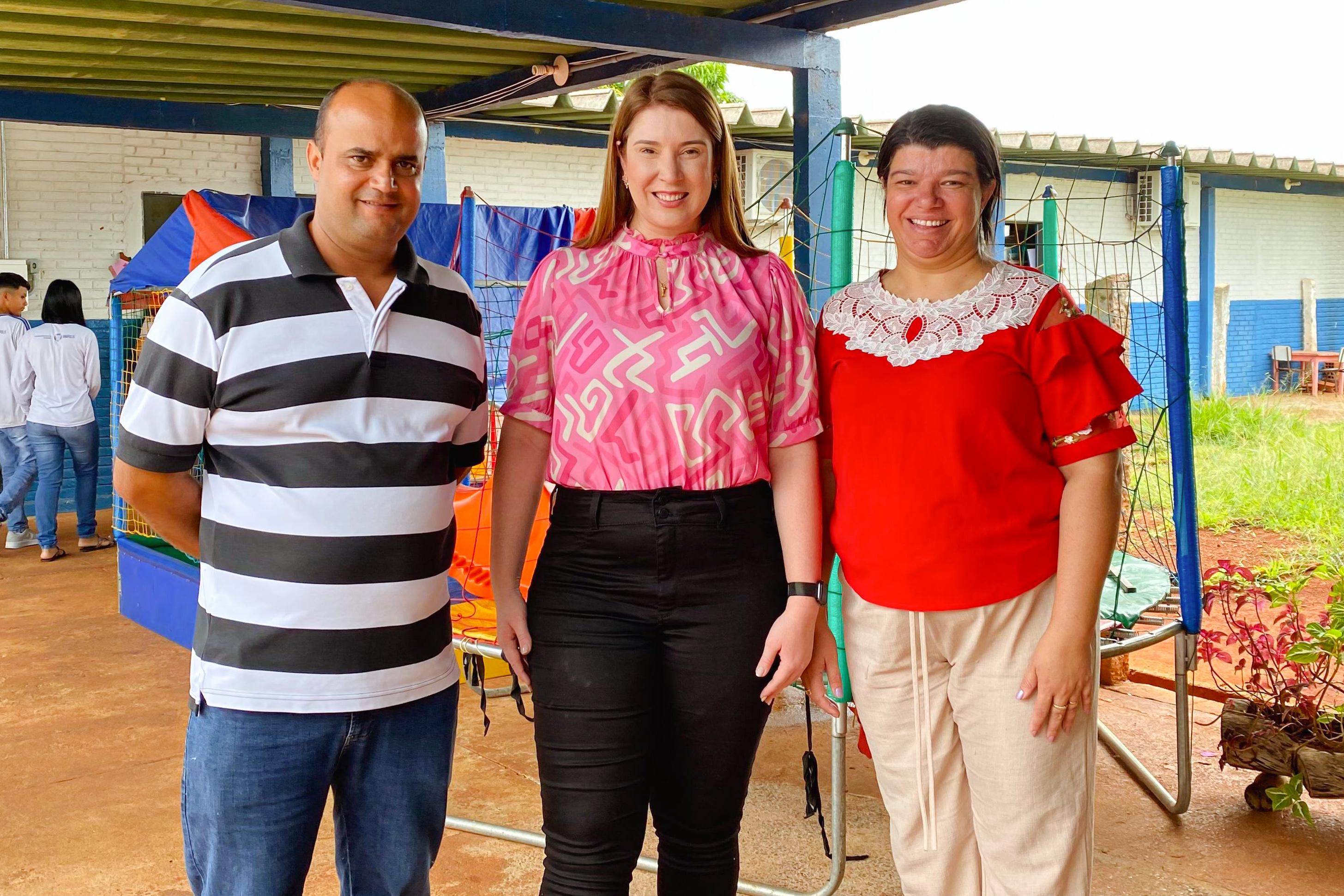 Andreia Rezende visita Escola Municipal Wady Cecílio