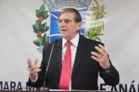 Antônio Gomide questiona investimentos do município em esporte e saúde