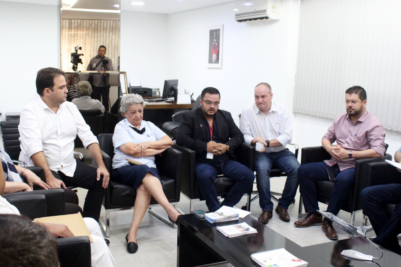 Aporte da Prefeitura para Santa Casa assegura vagas de UTI e coroa luta permanente da Câmara