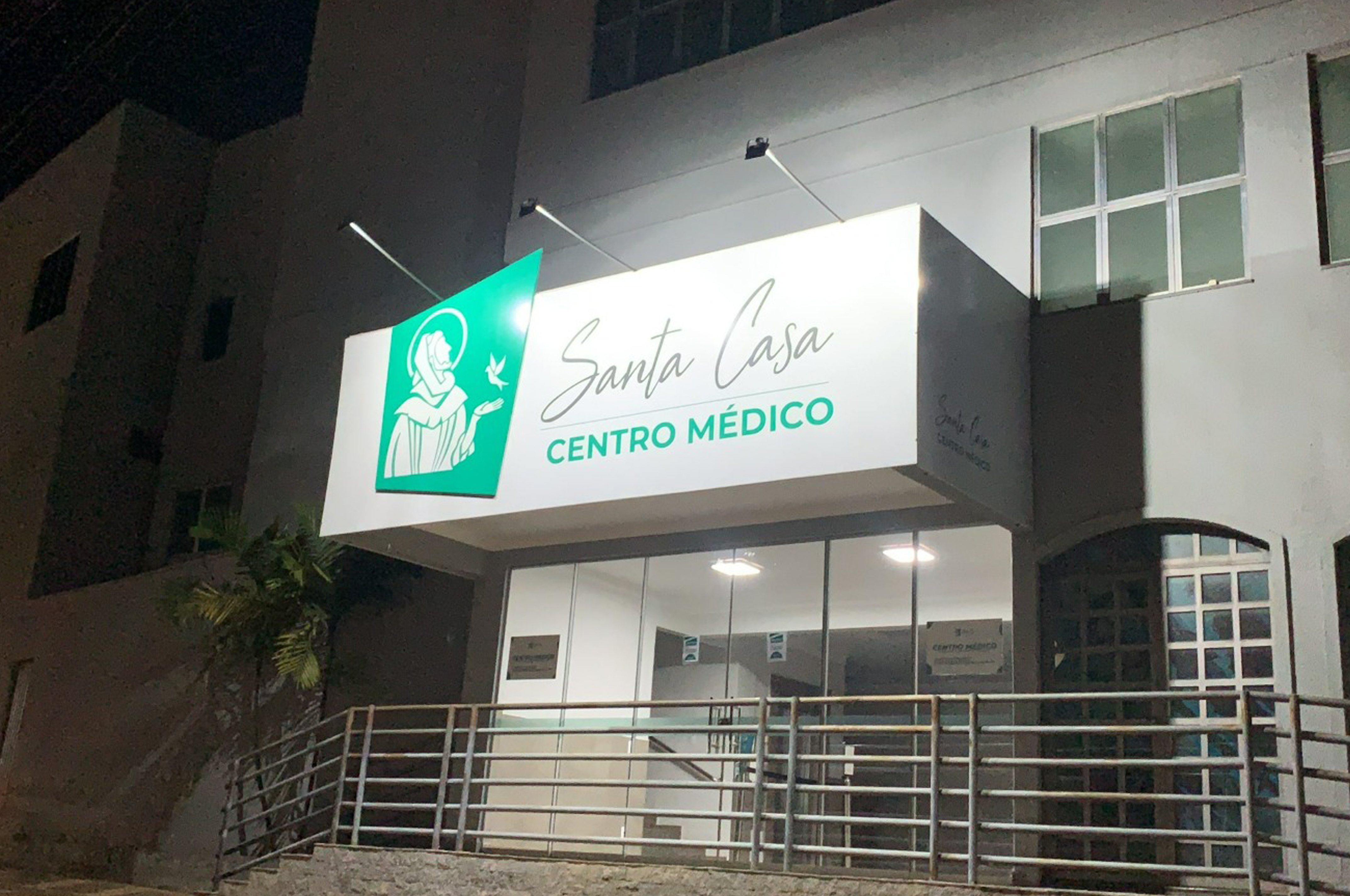 Articulação de Professor Marcos junto ao deputado  Rubens Otoni, conquista verba à Santa Casa 