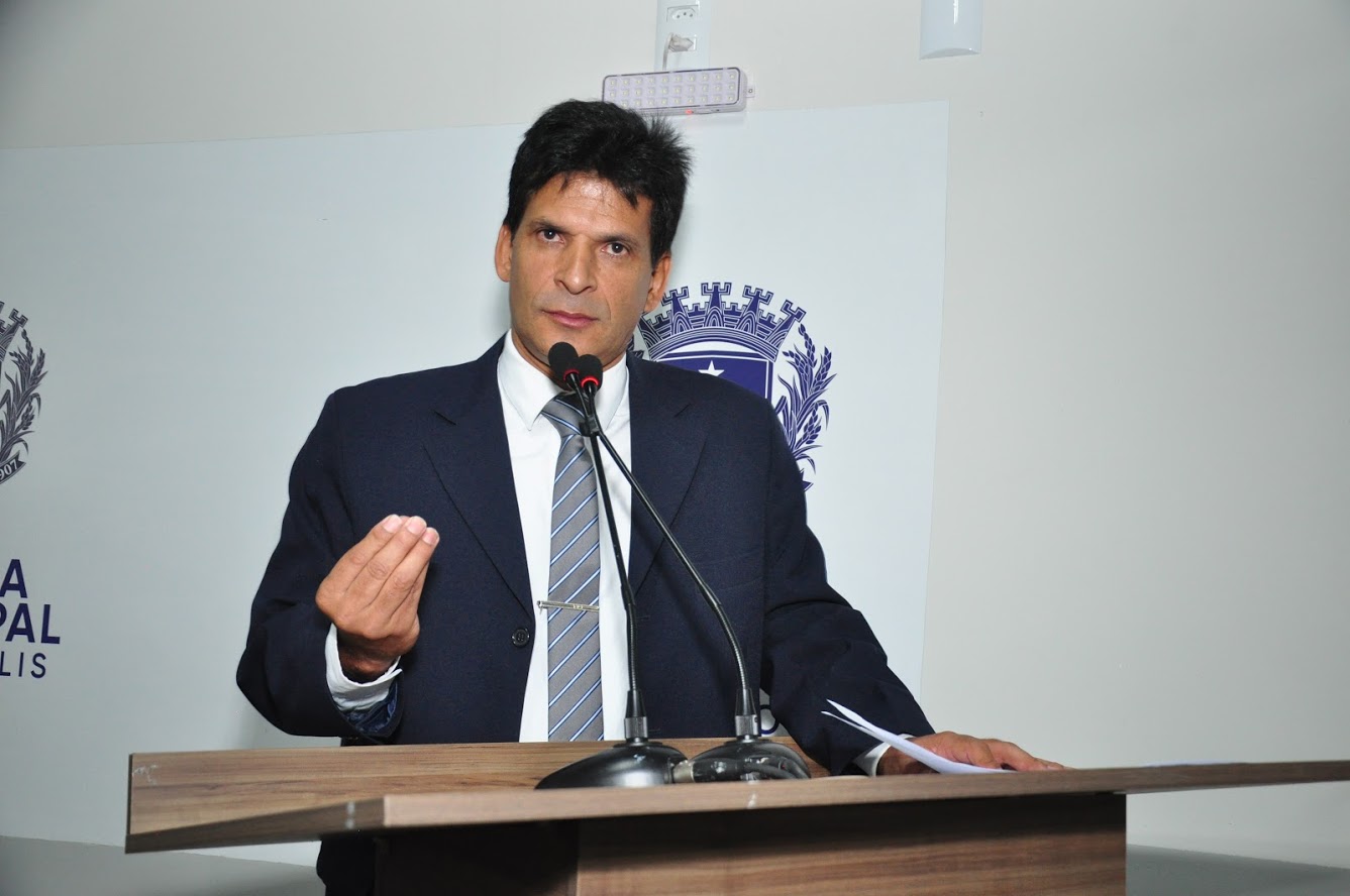 Artigo de Opinião de João da Luz sobre estudos para a regulamentação do Uber e similares