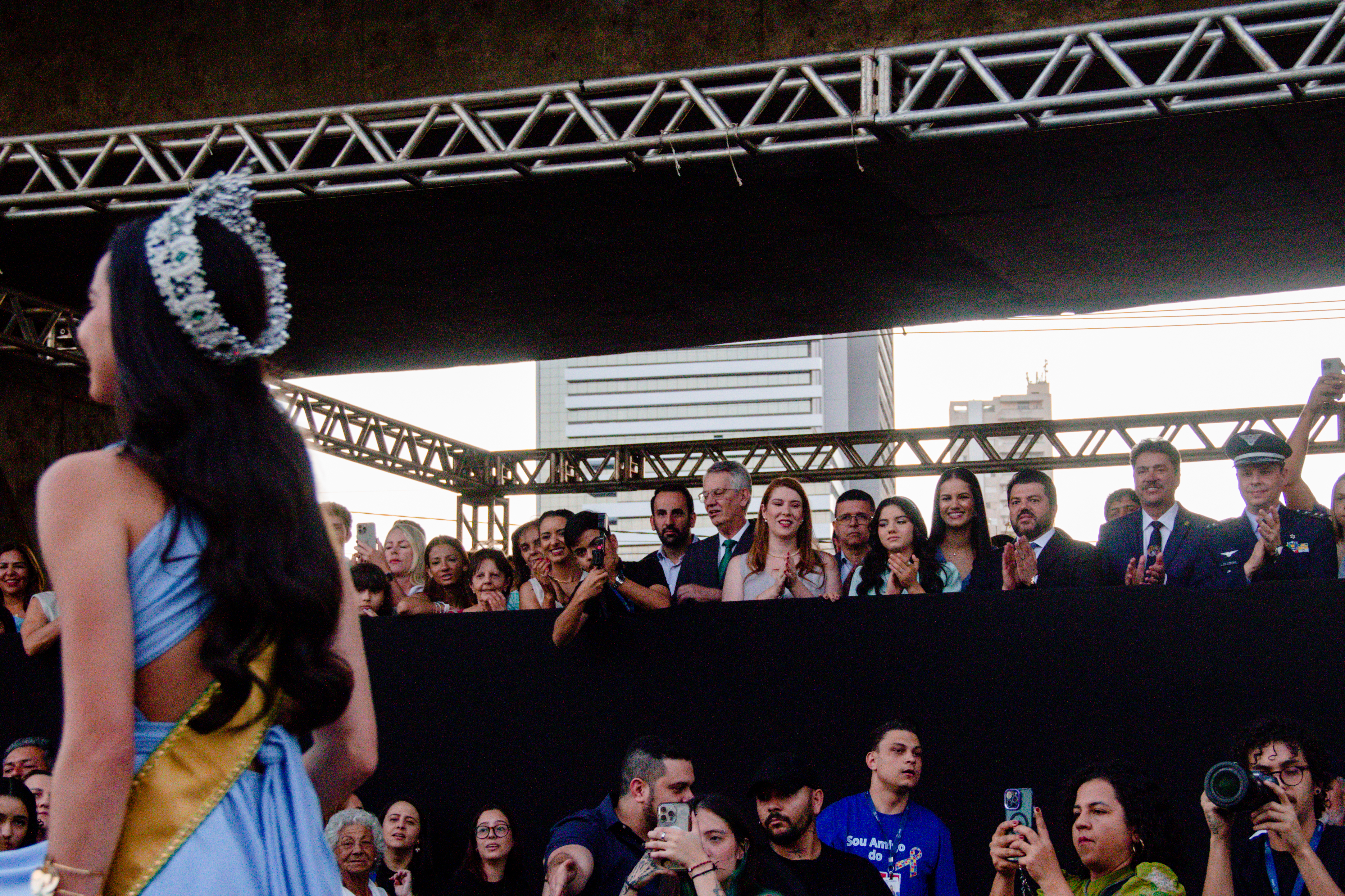 Autoridades destacam força de Anápolis e tradição durante desfile cívico-militar de celebração de aniversário