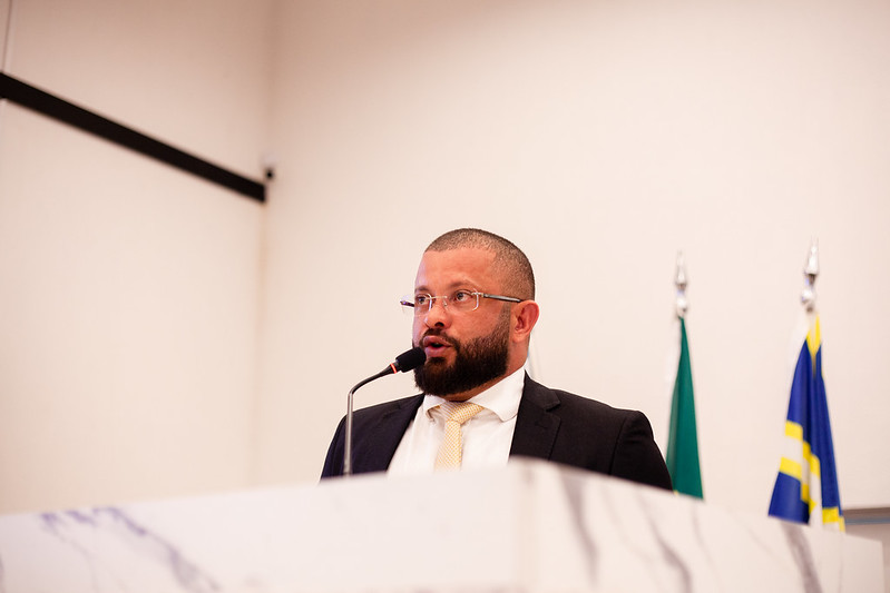 Cabo Fred Caixeta anuncia projeto de lei para escolas militarizadas e pede melhoria em coleta de lixo