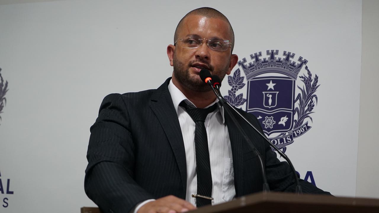 Cabo Fred Caixeta pede sanitização das instalações da Câmara contra a Covid-19