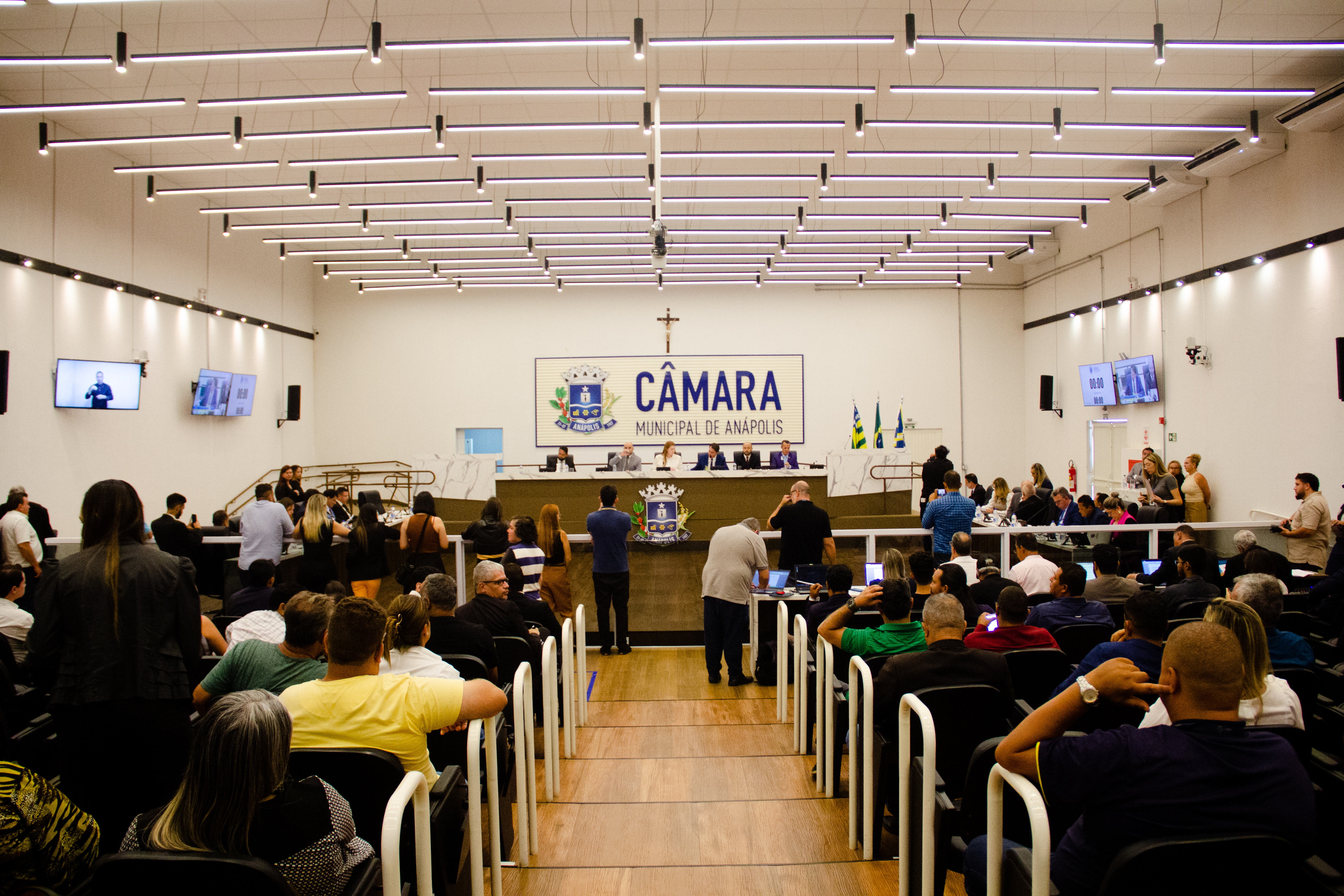 Câmara amplia comissões permanentes, inclui Infância, Juventude e PCD na Procuradoria da Mulher e reorganiza gabinetes 