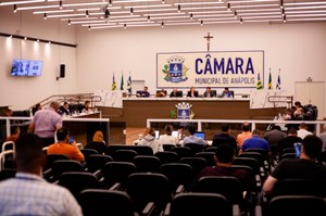 Câmara aprova Lei da Desburocratização, criação do Alvará de Construção de Baixa Complexidade e endurece regras para quem não limpa lotes