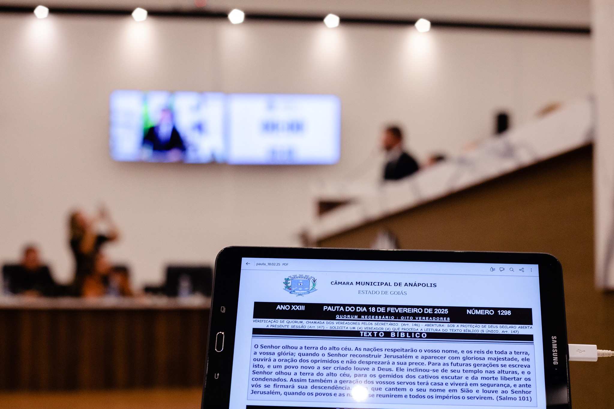 Câmara aprova proibição do uso de celular em sala de aula, sem fins educacionais, nas escolas públicas municipais
