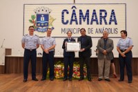 Câmara concede título de cidadania à tenente-coronel Iacyara Santos, prefeita de Aeronáutica de Anápolis