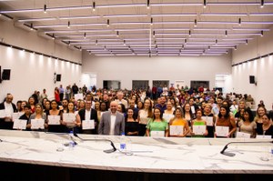 Câmara confere homenagem ao dia dos enfermeiros e técnicos de enfermagem
