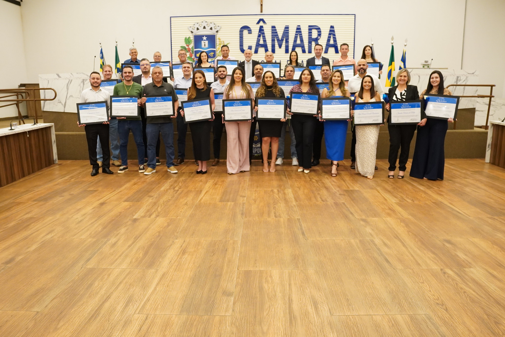 Câmara de Anápolis promove sessão solene em homenagem ao Dia do Bancário