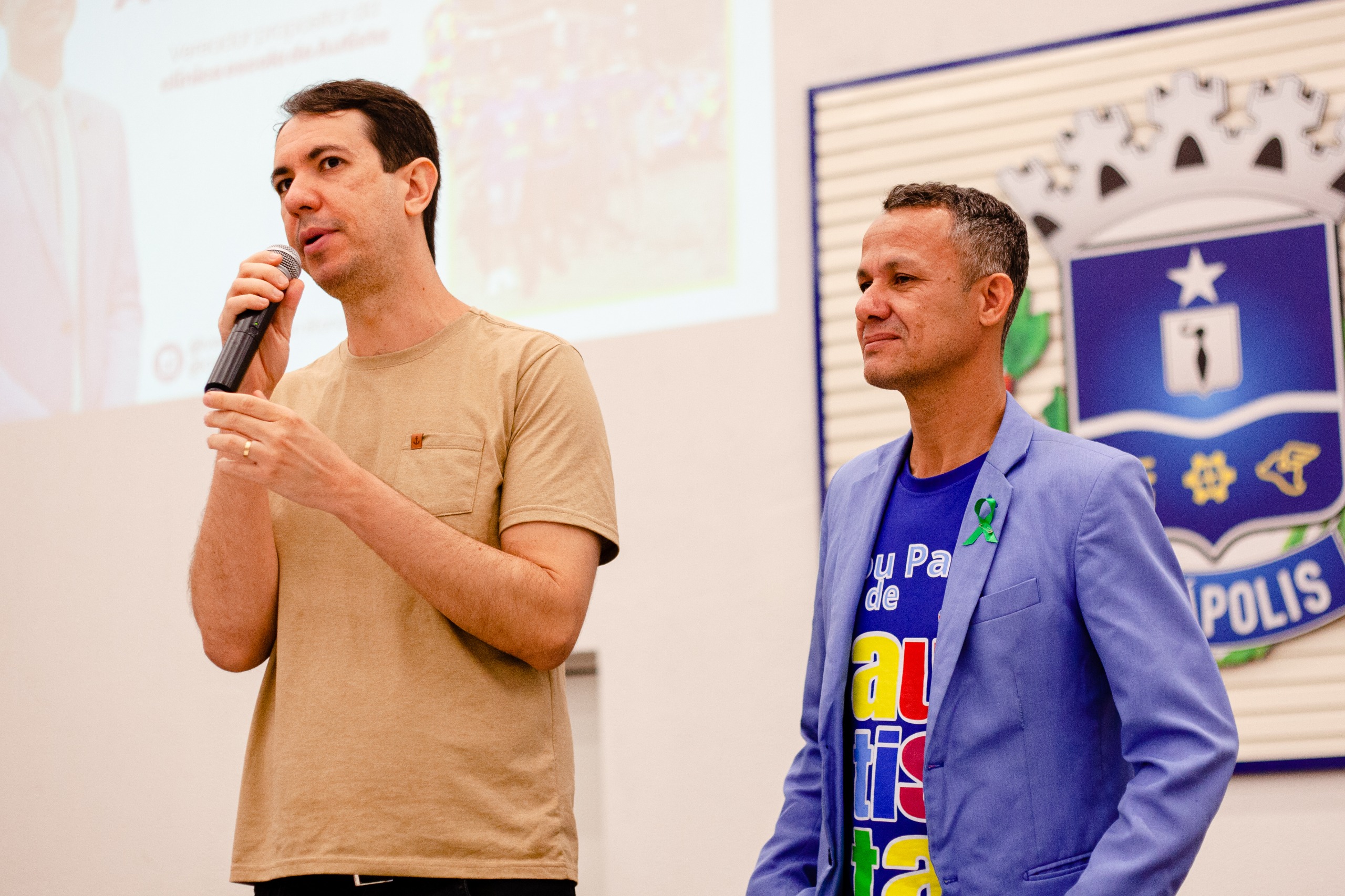 Câmara de Anápolis recebe seminário sobre alfabetização para Autistas em alusão ao Setembro Verde