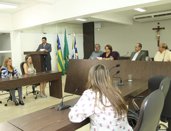 Câmara debate valorização dos servidores administrativos da educação