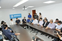 Câmara e Prefeitura assinam contrato que prevê 700 cirurgias oftalmológicas