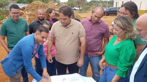 Câmara e Prefeitura assinam ordem de serviço para obra de CMEI no Jardim da Promissão