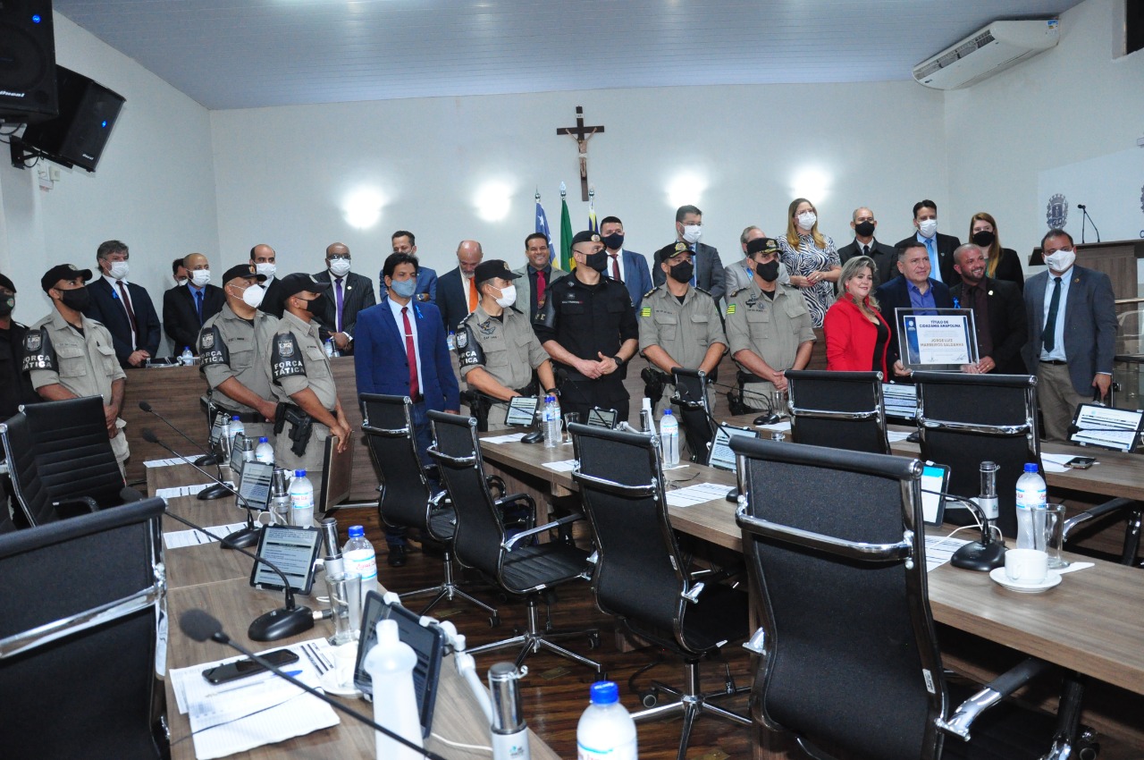 Câmara entrega título de cidadania anapolina ao coronel Marreiros