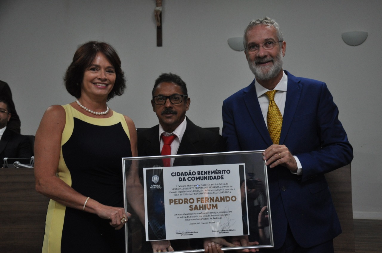 Câmara entrega Título de Cidadão Benemérito da Comunidade ao ex-prefeito Pedro Sahium