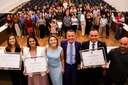 Câmara entrega títulos de cidadania anapolina a pastora e advogado, e título de cidadã benemérita a médica intensivista Câmara entrega títulos de cidadania anapolina a pastora e advogado, e título de cidadã benemérita a médica intensivista