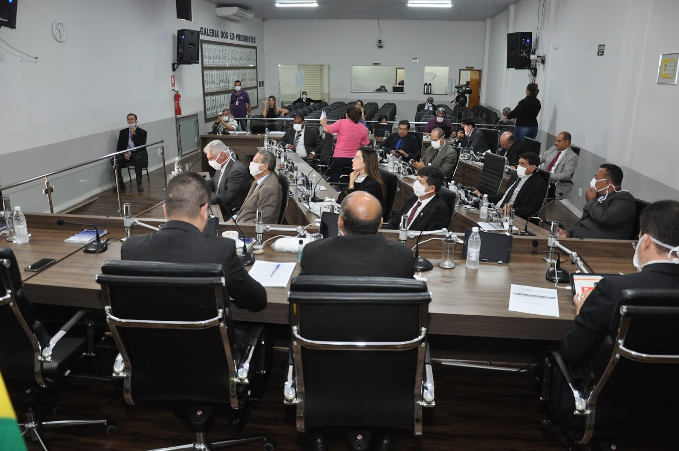 Câmara estende restrições de atendimento e suspensão de atividades até o dia 29 de maio