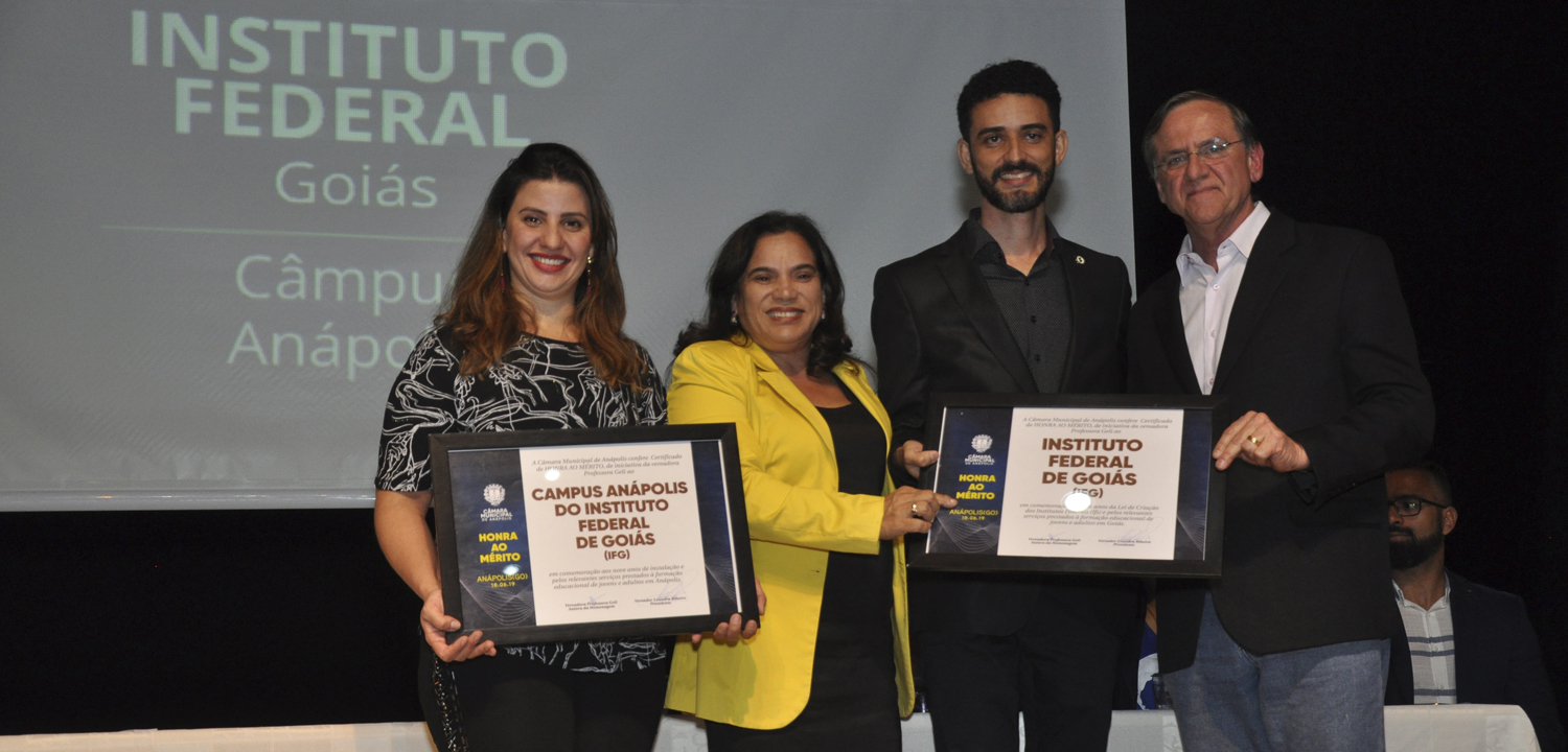 Câmara homenageia IFG de Anápolis e entrega título de cidadania para diretora-geral Elza Gabriela