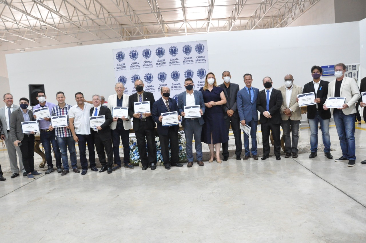 Câmara homenageia igrejas e pastores por atuação durante a pandemia