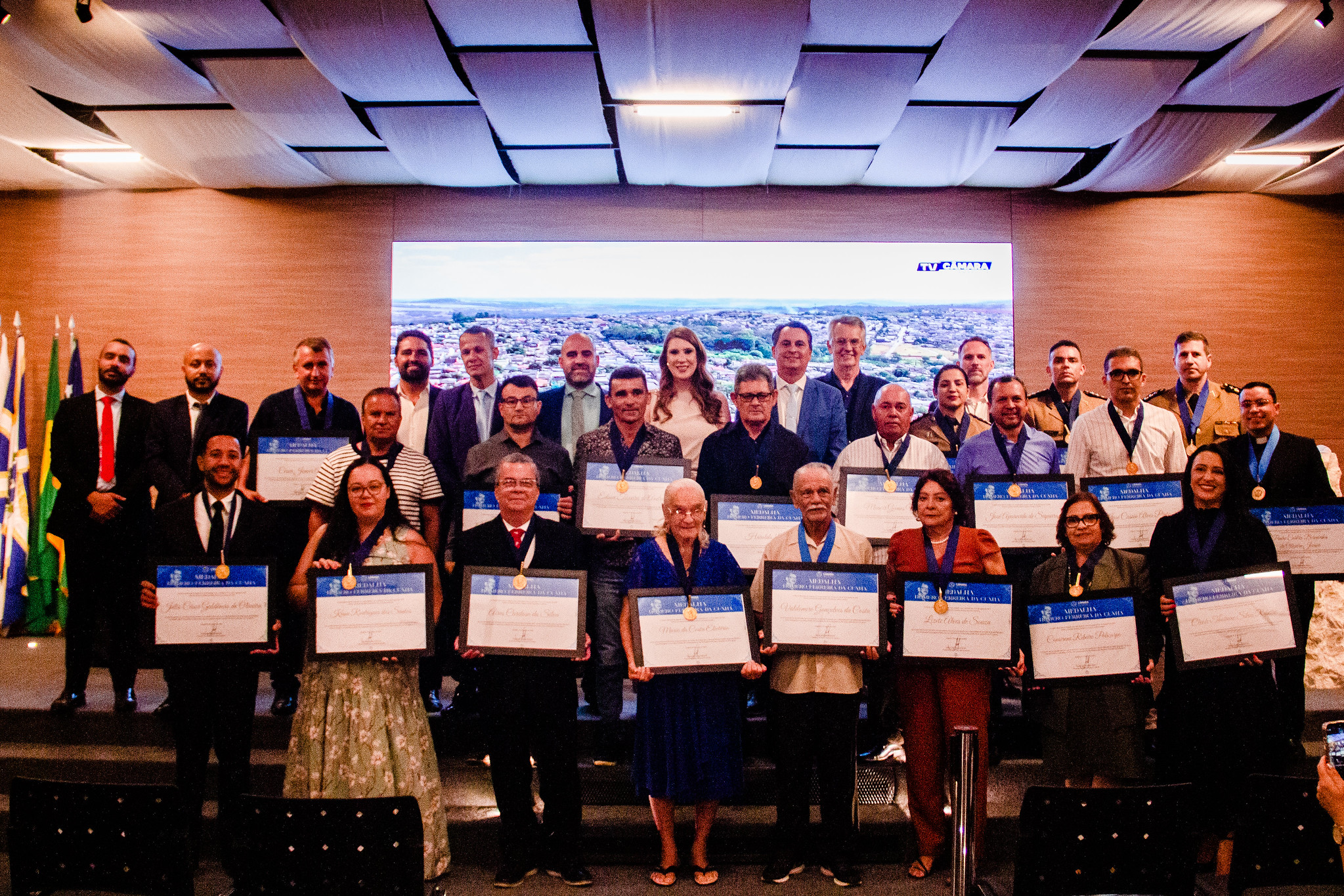Câmara  homenageia os 77 anos da Vila Jaiara com entrega da Medalha Homero Ferreira da Cunha