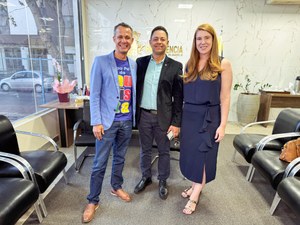 Câmara Municipal de Anápolis recebe visita do novo deputado federal Samuel Santos