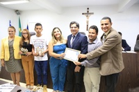  Câmara Municipal homenageia banda de percussão do Colégio Leiny Lopes de Souza