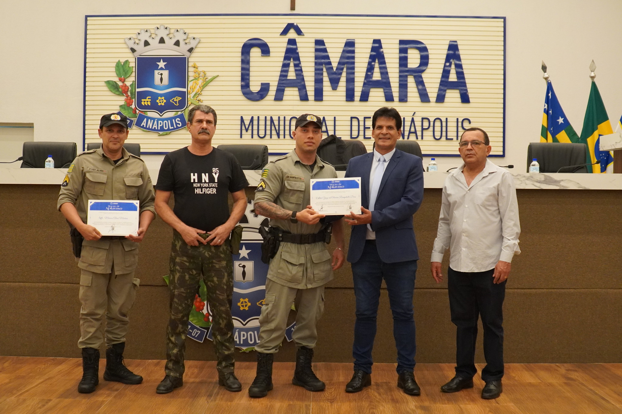 Câmara Municipal homenageia profissionais da Polícia Militar em Moção de Aplauso
