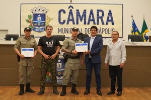 Câmara Municipal homenageia profissionais da Polícia Militar em Moção de Aplauso