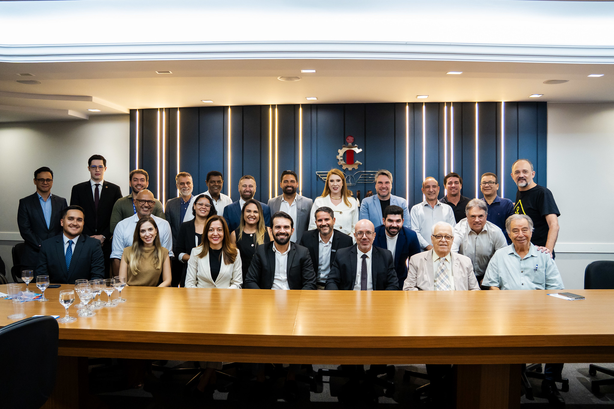 Câmara Municipal participa da 76ª reunião ordinária da ACIA e fortalece laços com o setor produtivo