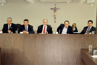 Câmara Municipal recebe visita do deputado estadual Carlos Antônio